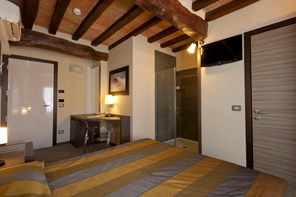 Locanda Sant'Ambrogio Rivalta  Room photo