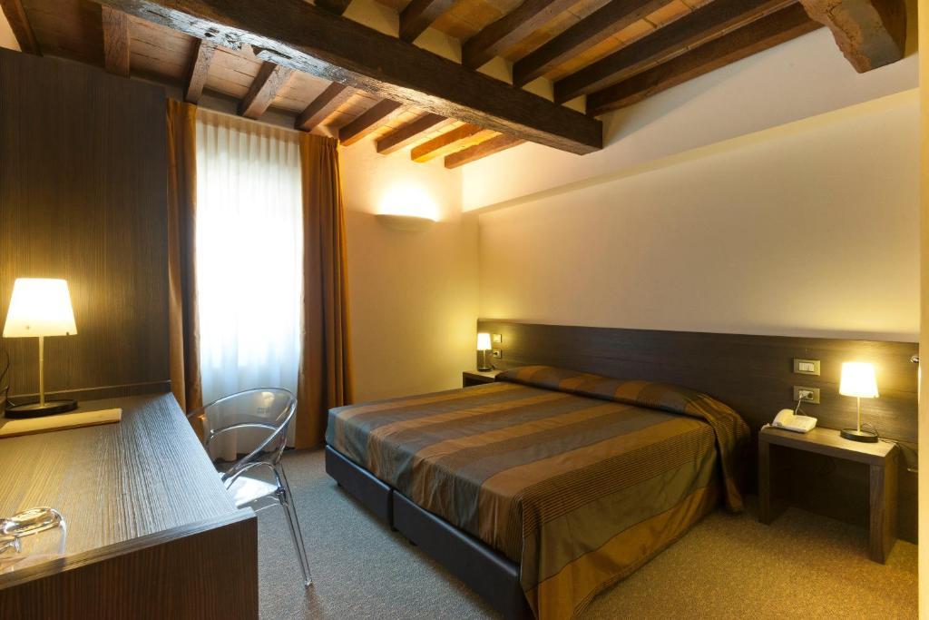 Locanda Sant'Ambrogio Rivalta  Room photo