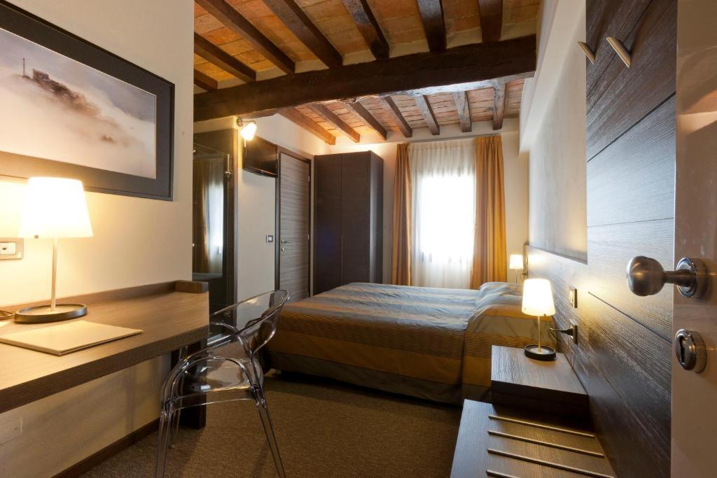 Locanda Sant'Ambrogio Rivalta  Room photo